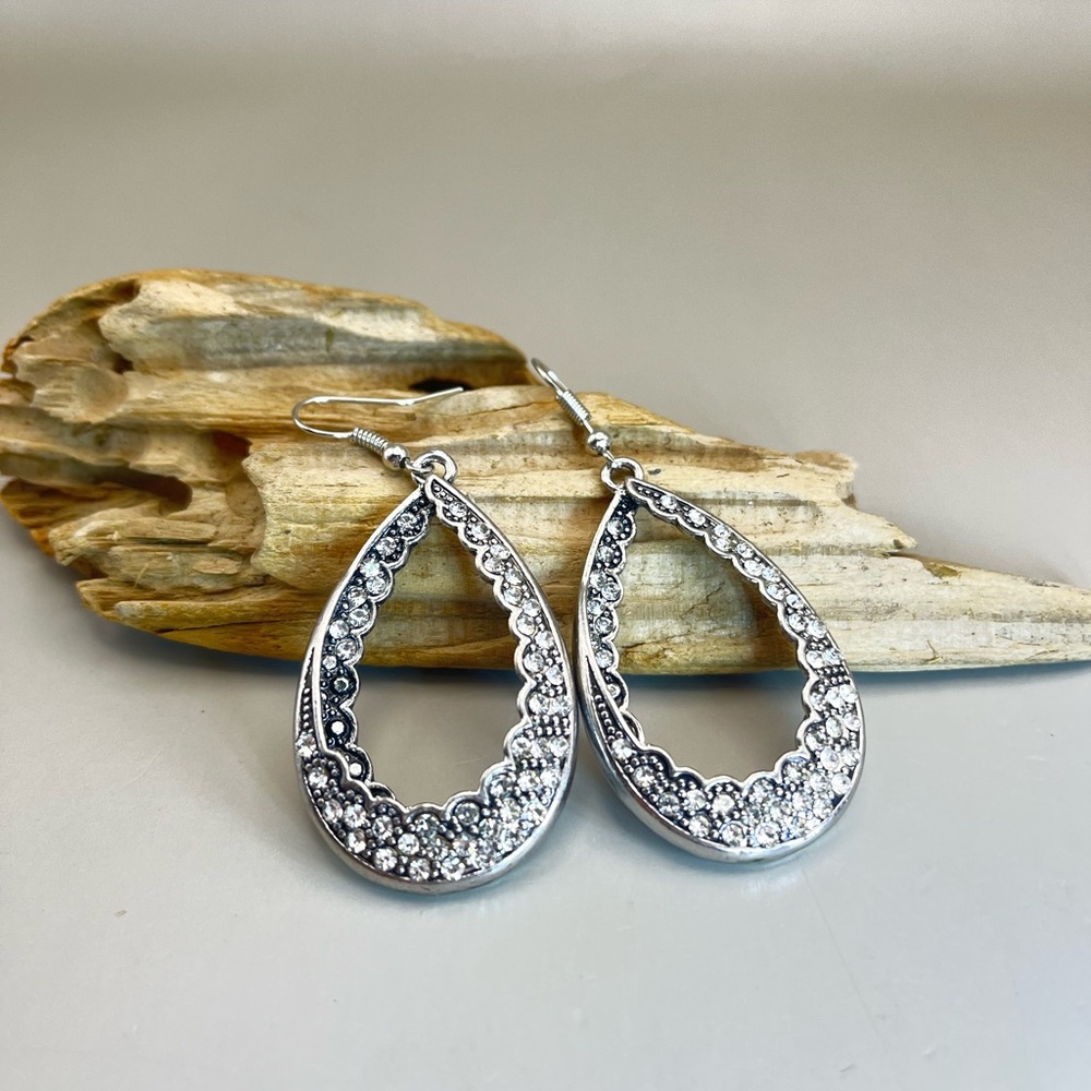 Elegant Silver Teardrop Earrings